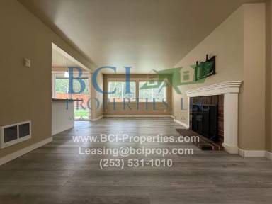 Main picture of 5822 N 35th St