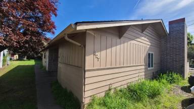 Main picture of 325 S Shasta Ave