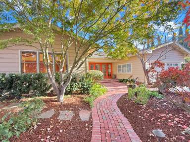Main picture of 335 Claremont Way