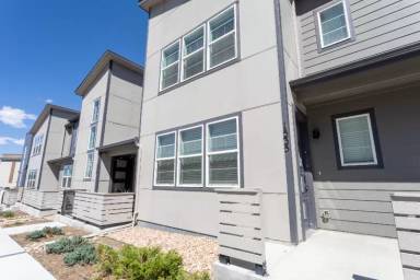 Main picture of 1596 Rose Quartz Hts