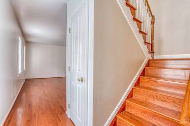 Main picture of 1922 E Pratt St