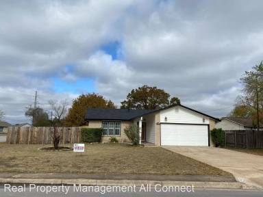 Main picture of 1602 Meadows Dr