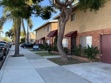 Main picture of 915 Coronado Ave