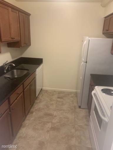 Main picture of 10 Pine St