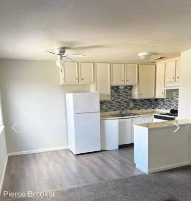 Main picture of 230 N 4th Ave