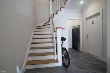Main picture of 191 Porter St