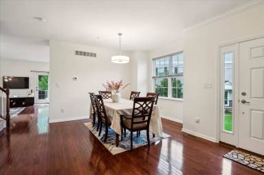 Main picture of 1472 Roswell Ln