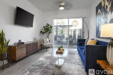 Main picture of 2255 Champa St
