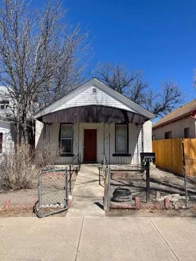 Main picture of 1115 W 12th St