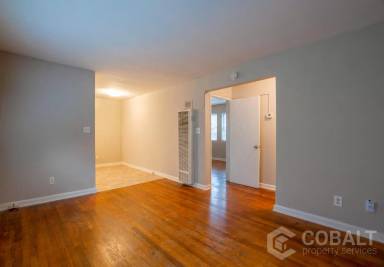 Main picture of 944 St. Charles Ave