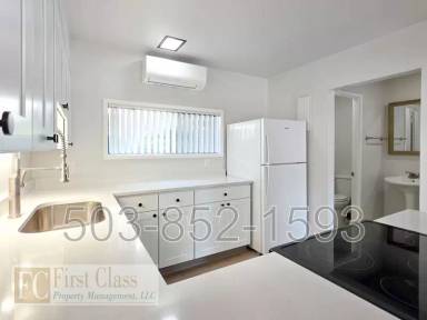 Main picture of 8500 SW Canyon Dr