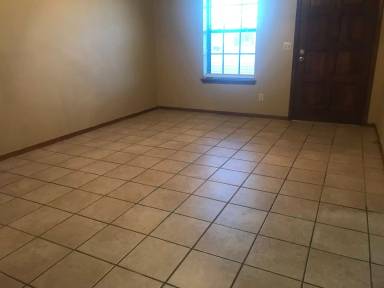 Main picture of 2222 Apple Ave