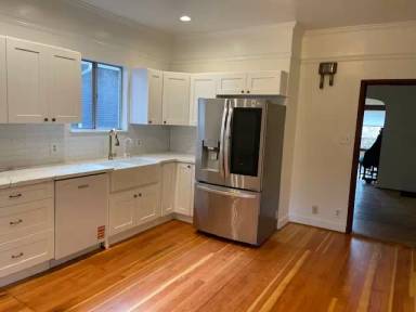 Main picture of 4612 Meridian Ave N