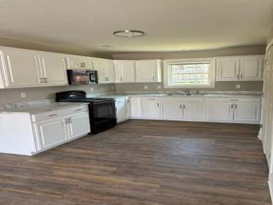 Main picture of 1355 Woodlawn Rd