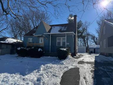 Main picture of 1806 E Stanford Ave