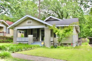 Main picture of 717 N Jackson St