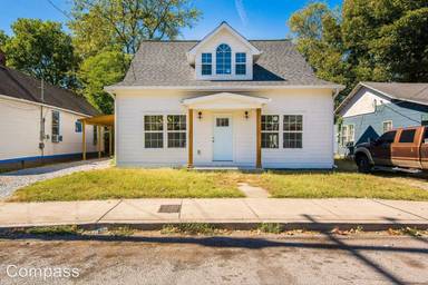 Main picture of 1913 12th Ave N