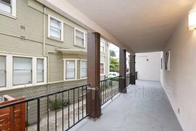 Main picture of 2315 Parker St