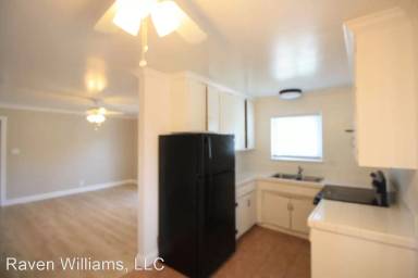 Main picture of 978 Ravenscourt Ave