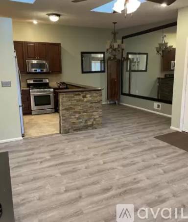 Main picture of 80 Versailles Ct
