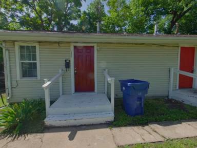 Main picture of 1608 1/2 S Martinson St