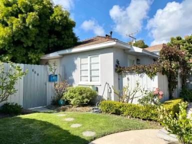 Main picture of 325 Los Olivos