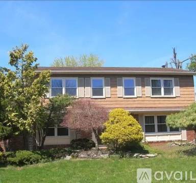 Main picture of 15 Cardinal Ct