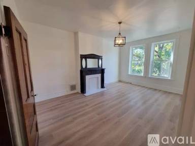 Main picture of 2220 Park Ave