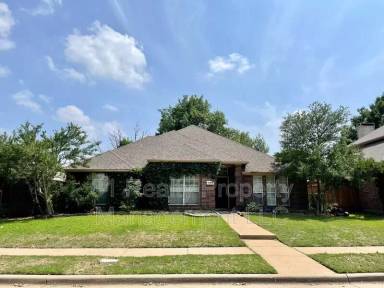 Main picture of 10305 Hunter Run