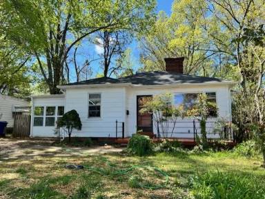 Main picture of 604 E Markham Ave