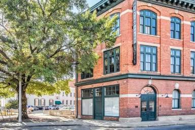 Main picture of 215 N Court St