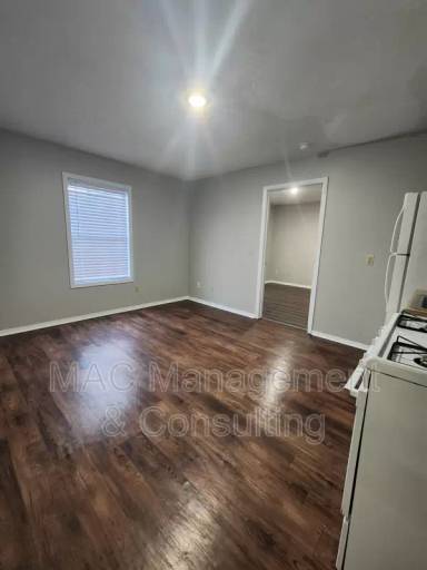 Main picture of 1325 Virginia Ave