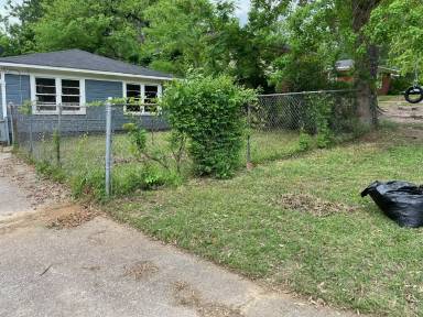 Main picture of 251 E Jordan St