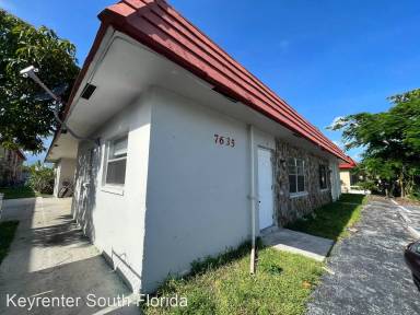 Main picture of 7635 SW 10th St
