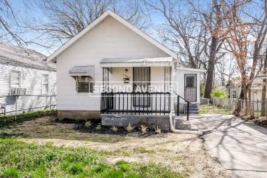Main picture of 7235 S Benton Ave