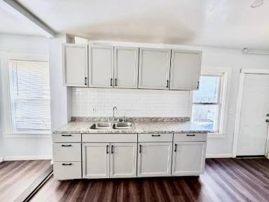 Main picture of 125 Pierce St