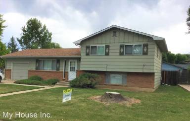 Main picture of 1300 Shamrock St