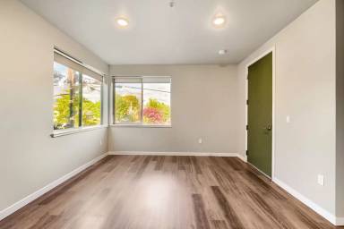 Main picture of 6310 N Maryland Ave