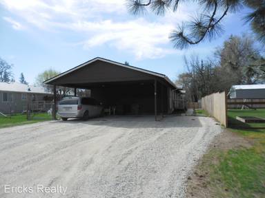 Main picture of 214 E 2nd St