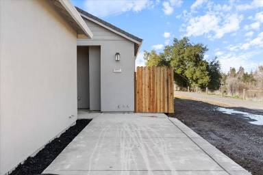 Main picture of 6651 Sunset Bluffs St