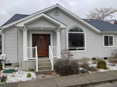 Main picture of 504 Bates St SE