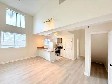 Main picture of 432 N Kingsley Dr