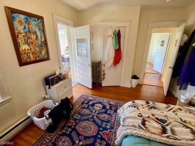 Main picture of 1496 Commonwealth Ave