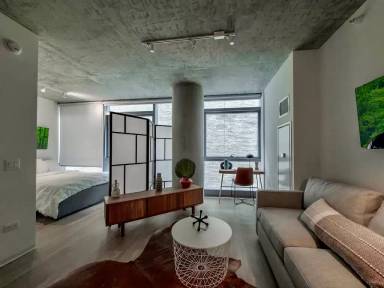 Main picture of 1403 S Wabash Ave