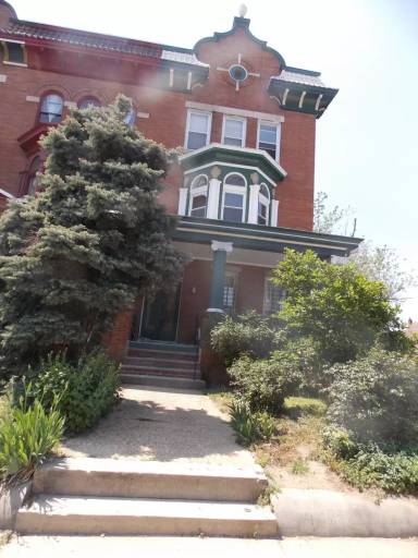 Main picture of 2844 Saint Paul St