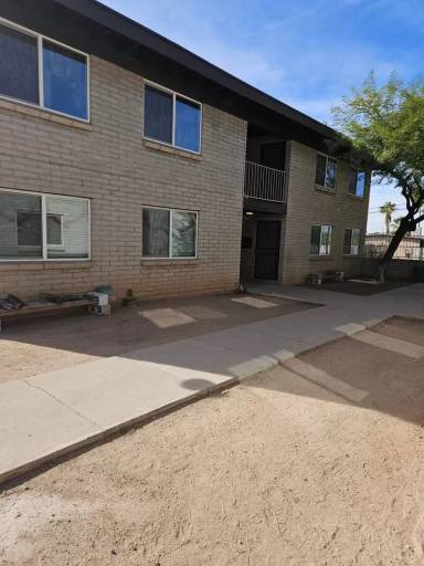 Main picture of 1427 S Woodland Ave