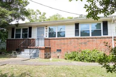 Main picture of 905 N Chamberlain Ave