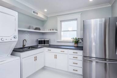 Main picture of 212 N State St