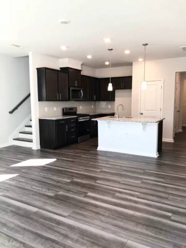 Main picture of 939 Falls Grove Trl