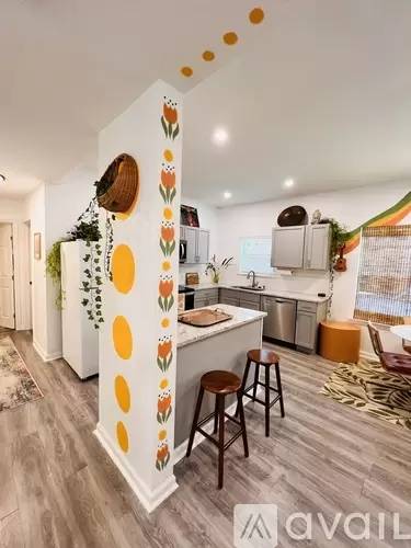Main picture of 514 Canton